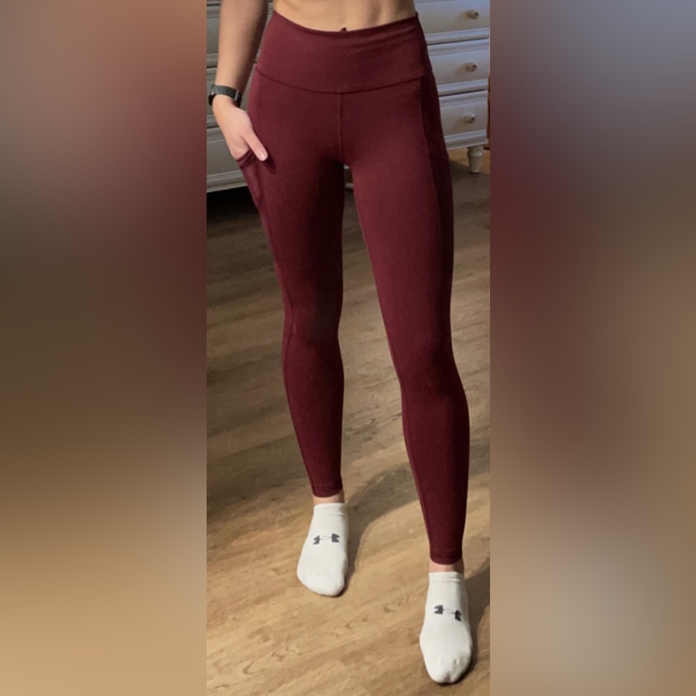 Fabletics On-The-Go PowerHold@ High-Waisted
Legging